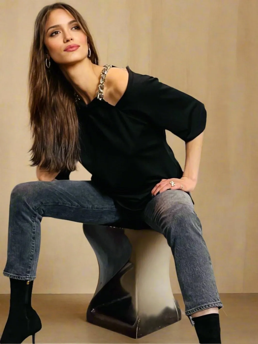 Luxury Top with Removable Silver Chain - The Minetta