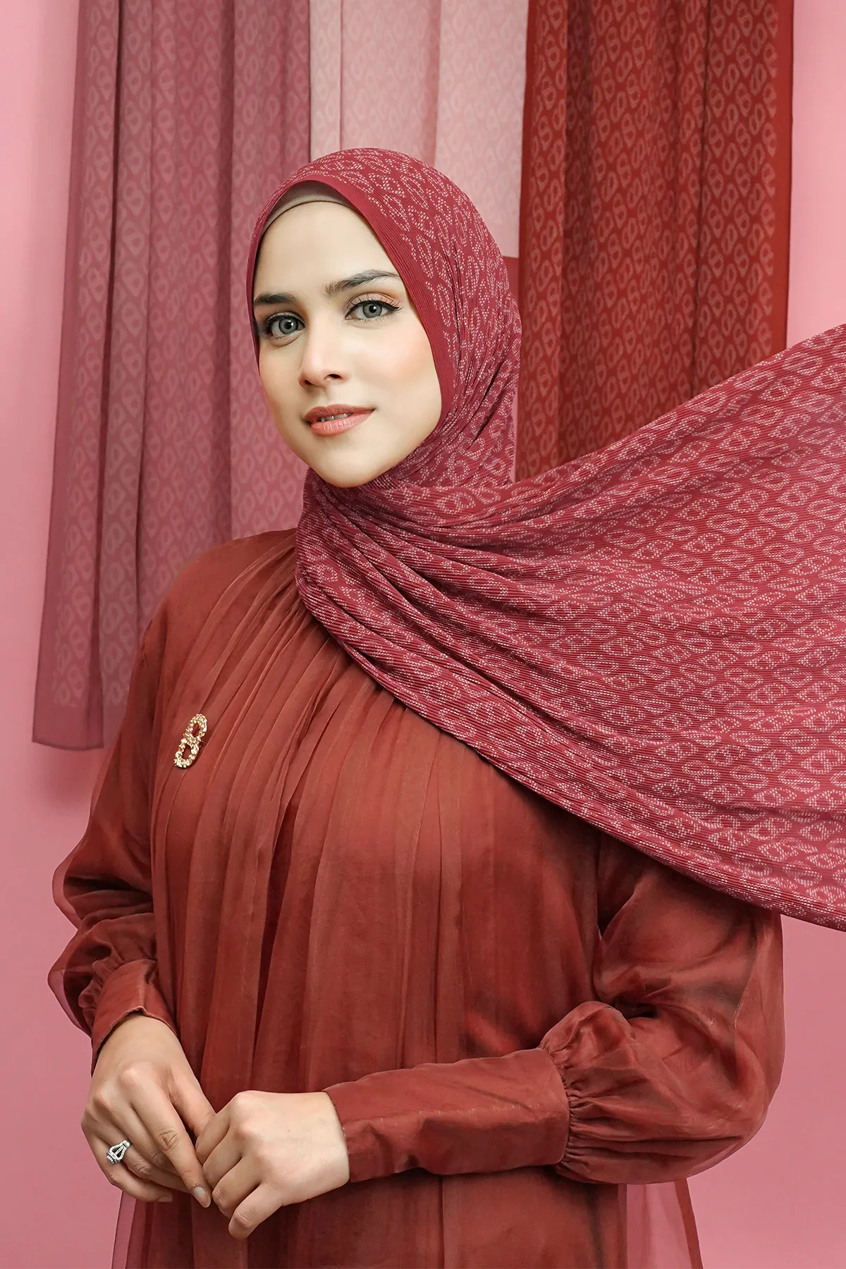 Tapis Pleated Shawl - Tomato